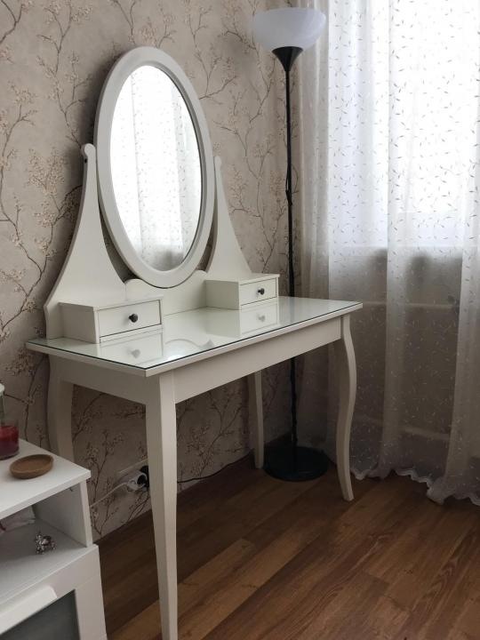 Туалетный столик с зеркалом ИКЕА Хемнэс