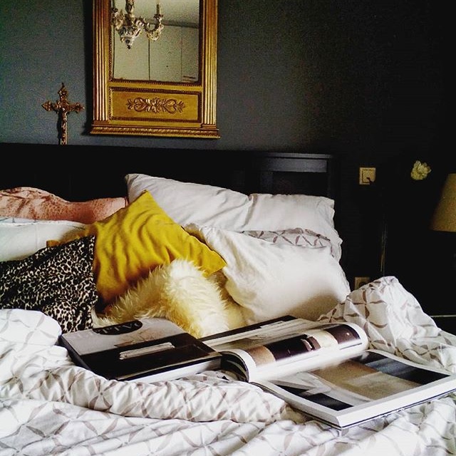 двуспальная кровать ИКЕА Хемнэс фото в интерьере