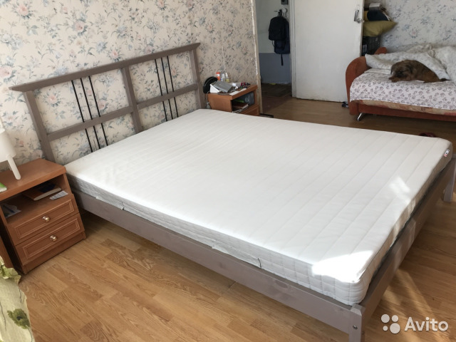 Двуспальная кровать Ikea Рикене в интерьере